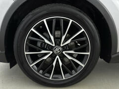 Toyota-C-HR-11