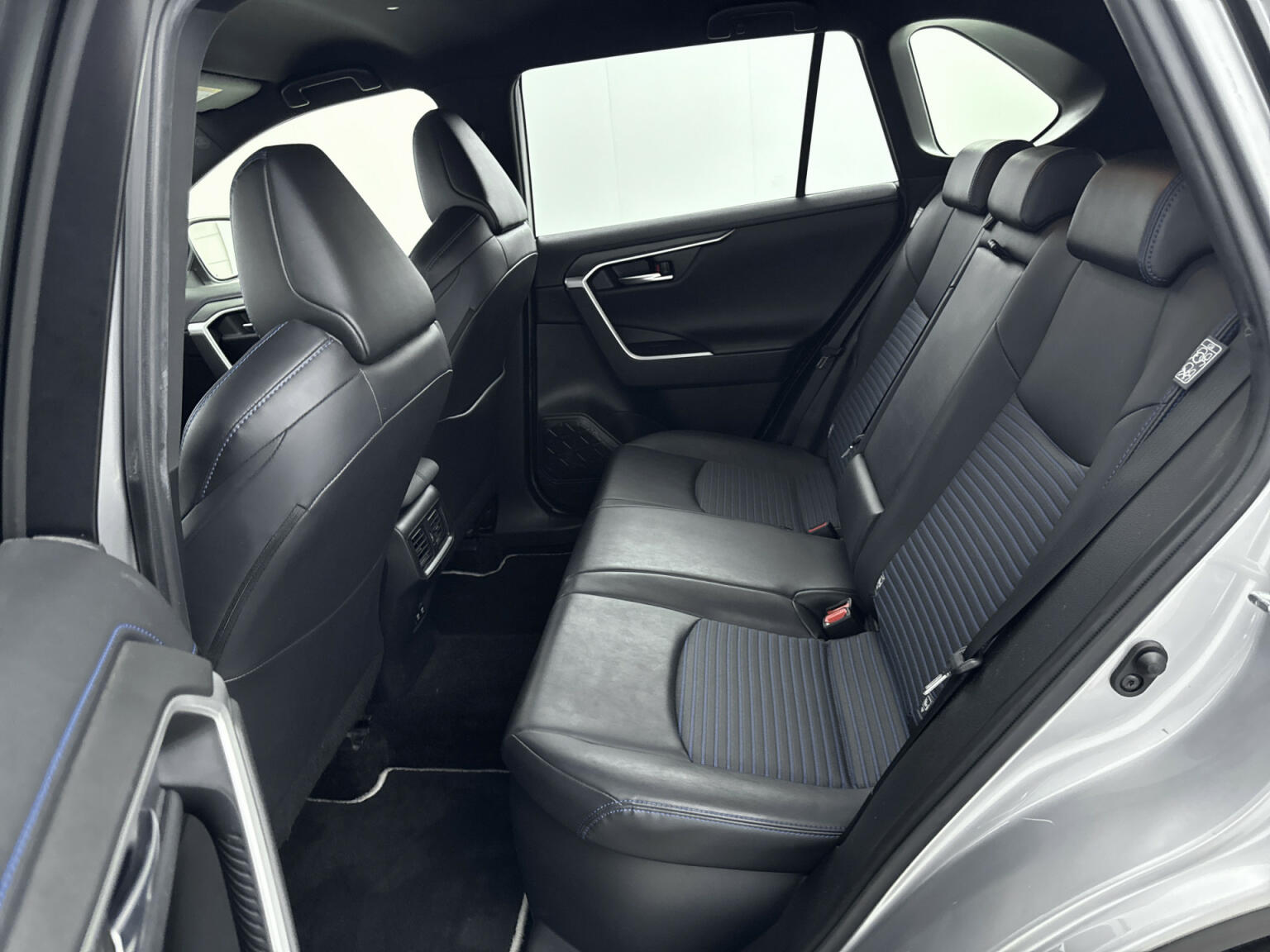 Toyota-RAV4-4