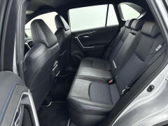 Toyota-RAV4-4