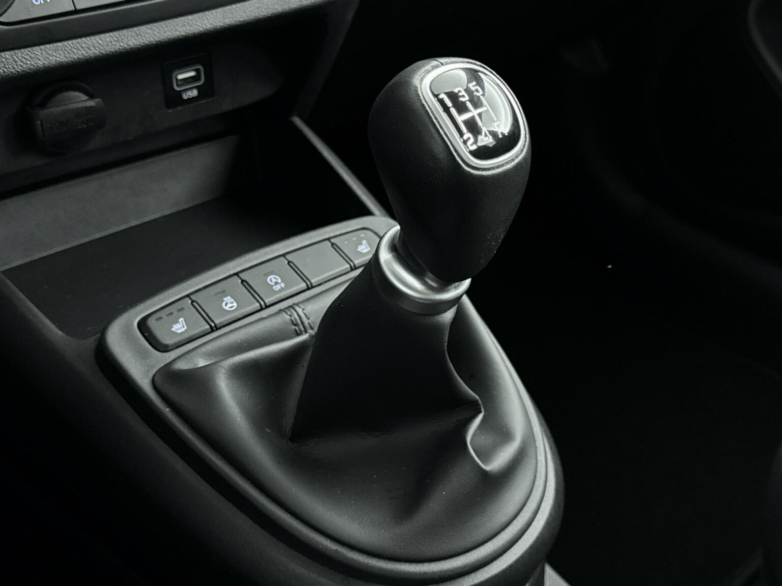 Hyundai-i10-23
